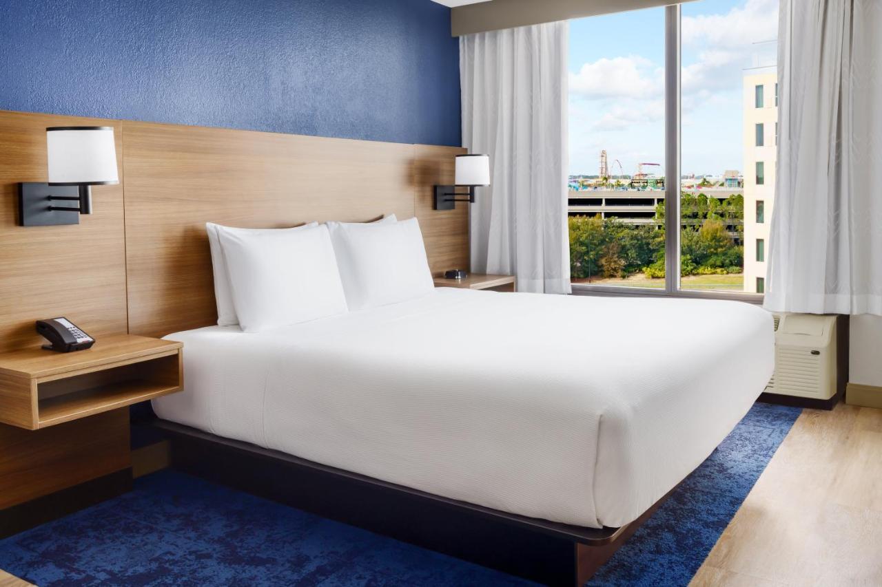 Hyatt Place Across From Universal Orlando Resort Exterior photo