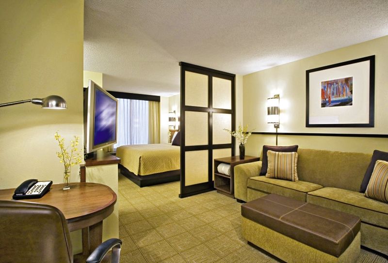 Hyatt Place Across From Universal Orlando Resort Exterior photo